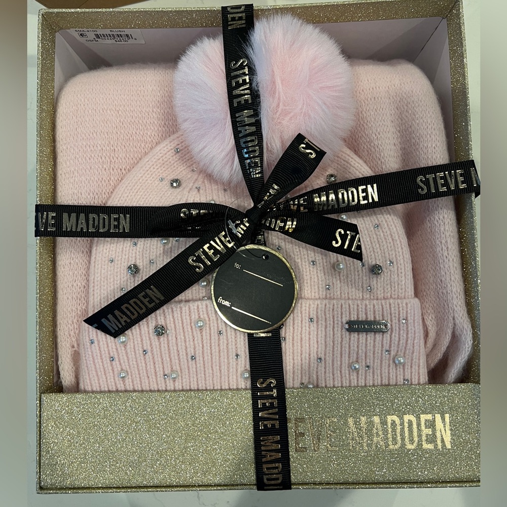 COPY - Steve Madden Hat and Scarf Set